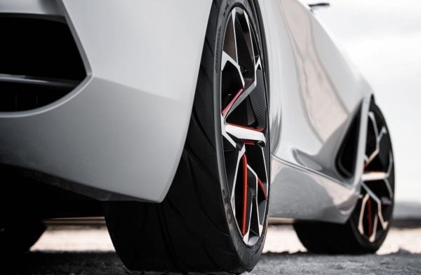 2020 Infiniti Q Inspiration Concept sedan front wheels and rims