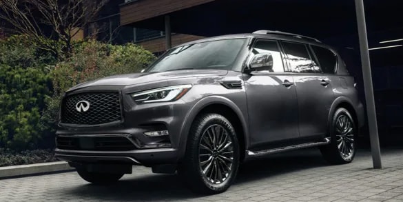 Front side profile of 2024 INFINITI QX80 SUV