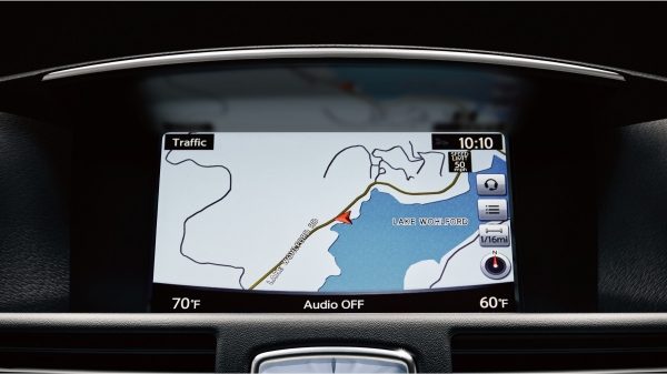 Touch screen navigation in the INFINITI Q70 Sedan
